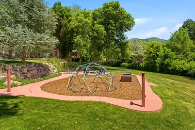 702 E 200 N, Kaysville, UT 84037 - Photo 85