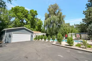5076 S 2100 E, Holladay, UT 84117 - Photo 7