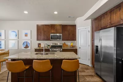 288 S 600 W, Centerville, UT 84014 - Photo 11
