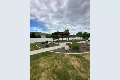 288 S 600 W, Centerville, UT 84014 - Photo 35