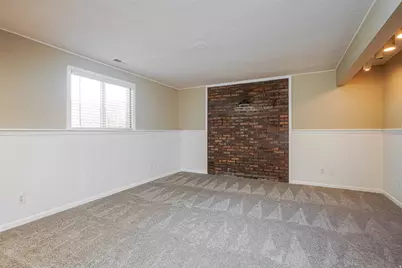 348 W 2400 S, Clearfield, UT 84015 - Photo 9