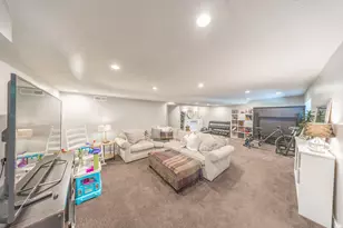 2100 E Kayland Way S, Holladay, UT 84117 - Photo 23
