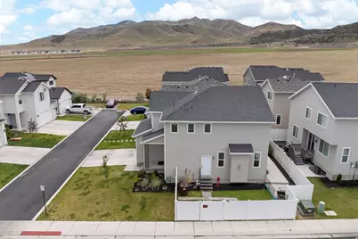 4722 E Lake Corner Dr, Eagle Mountain, UT 84005 - Photo 47