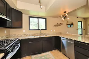 3104 E High Danish Rd, Cottonwood Heights, UT 84093 - Photo 7