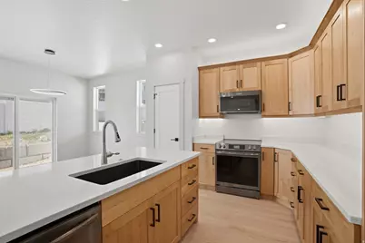 6309 W Cape Ridge Ln, West Valley, UT 84128 - Photo 9
