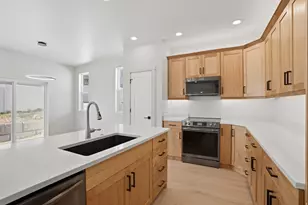 6309 W Cape Ridge Ln, West Valley, UT 84128 - Photo 9
