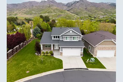 378 N Thurston Ln, Layton, UT 84040 - Photo 1