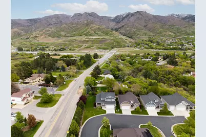 378 N Thurston Ln, Layton, UT 84040 - Photo 3