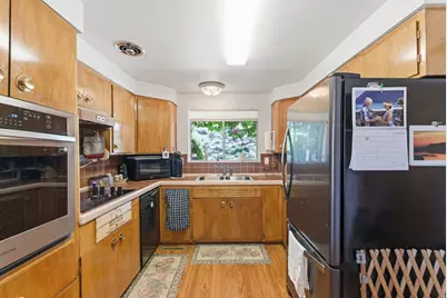 6302 Westridge St, Murray, UT 84107 - Photo 7