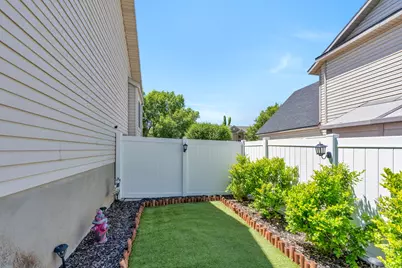 1368 W 2350 S, Woods Cross, UT 84087 - Photo 27