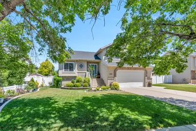 1368 W 2350 S, Woods Cross, UT 84087 - Photo 33
