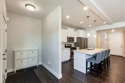 808 E Newfield Dr, Sandy, UT 84094 - Photo 3