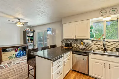 5378 W Silvertip Dr, West Valley, UT 84118 - Photo 19