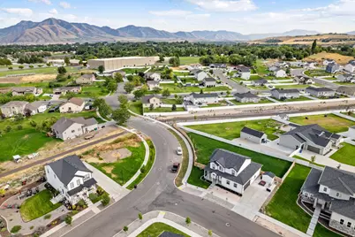 585 W 20 N, Hyrum, UT 84319 - Photo 35