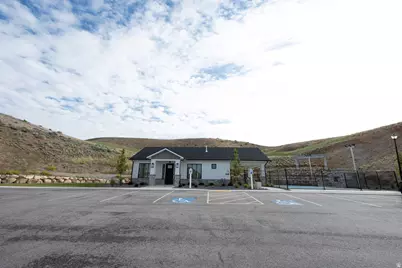 4434 N La Ringhierra Dr E, Lehi, UT 84048 - Photo 95