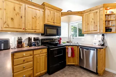 863 Taylor Ave, Ogden, UT 84404 - Photo 9