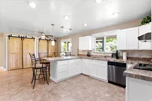 991 S 6525 E, Huntsville, UT 84317 - Photo 3