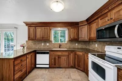 66 S 100 E, Hyrum, UT 84319 - Photo 5