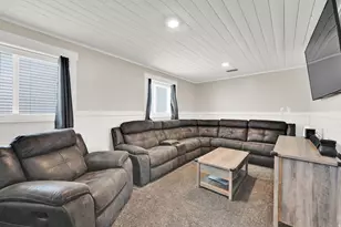 4844 S Midland Dr W, Roy, UT 84067 - Photo 15