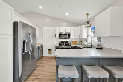 4844 S Midland Dr W, Roy, UT 84067 - Photo 9