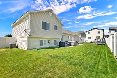 4844 S Midland Dr W, Roy, UT 84067 - Photo 29