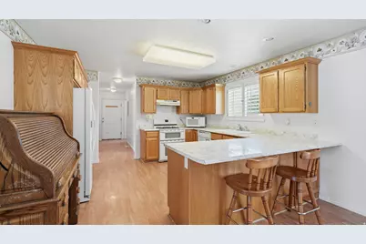 148 N 300 E, Pleasant Grove, UT 84062 - Photo 9