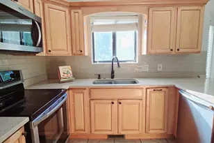 10248 S Buttercup Dr E, Sandy, UT 84092 - Photo 9