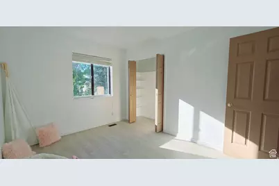 10248 S Buttercup Dr E, Sandy, UT 84092 - Photo 23