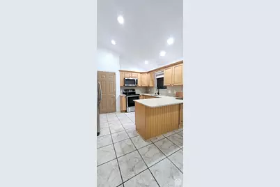 10248 S Buttercup Dr E, Sandy, UT 84092 - Photo 9