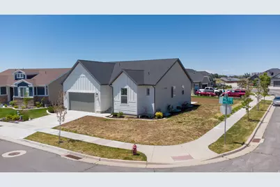 2477 N Hooded Crane Cir, Clinton, UT 84015 - Photo 15