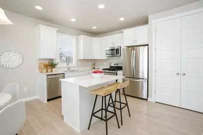 2477 N Hooded Crane Cir, Clinton, UT 84015 - Photo 5