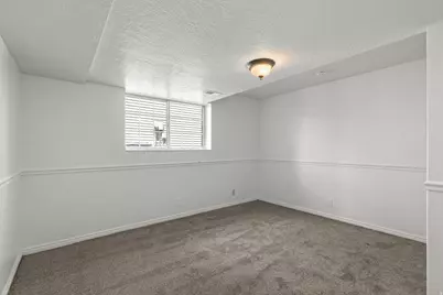 2190 E 3000 N, Layton, UT 84040 - Photo 29
