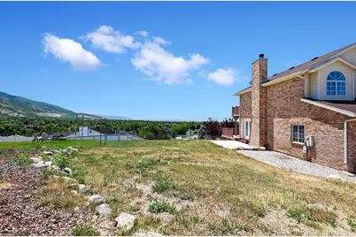 2190 E 3000 N, Layton, UT 84040 - Photo 43