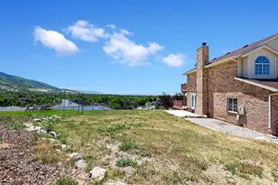 2190 E 3000 N, Layton, UT 84040 - Photo 43