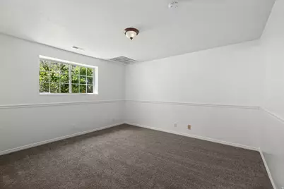 2190 E 3000 N, Layton, UT 84040 - Photo 31