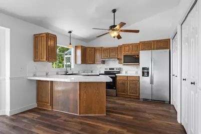 2190 E 3000 N, Layton, UT 84040 - Photo 9