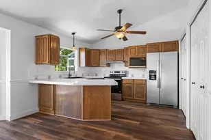 2190 E 3000 N, Layton, UT 84040 - Photo 9