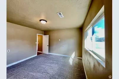 255 W Main St, Mount Pleasant, UT 84647 - Photo 11