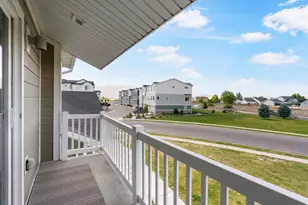 1754 E Skyline Dr, Eagle Mountain, UT 84005 - Photo 21