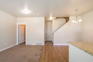 1754 E Skyline Dr, Eagle Mountain, UT 84005 - Photo 9