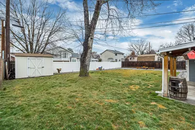 27 W Valley Dr, Murray, UT 84107 - Photo 9