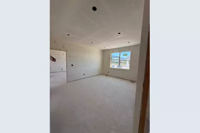 186 E 625 S, Hyde Park, UT 84318 - Photo 5