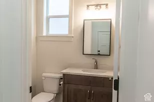 186 E 625 S, Hyde Park, UT 84318 - Photo 3
