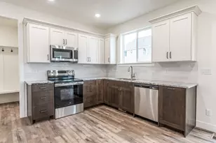 186 E 625 S, Hyde Park, UT 84318 - Photo 9