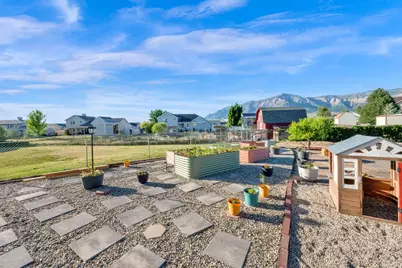 918 W 1600 N, Harrisville, UT 84404 - Photo 29