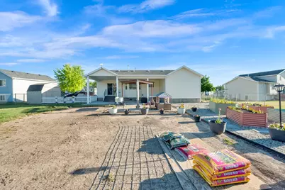 918 W 1600 N, Harrisville, UT 84404 - Photo 27