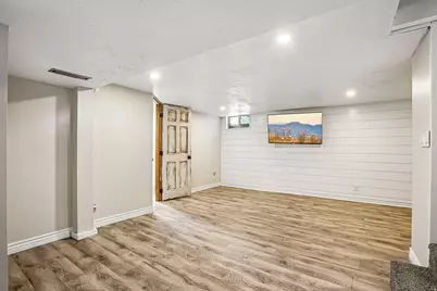 240 E 9125 S, Sandy, UT 84070 - Photo 9