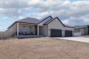 377 W Rigdon St S, Grantsville, UT 84029 - Photo 1