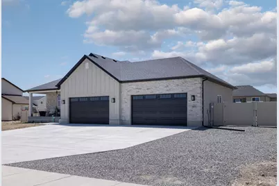 377 W Rigdon St S, Grantsville, UT 84029 - Photo 3