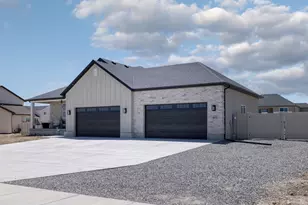 377 W Rigdon St S, Grantsville, UT 84029 - Photo 3